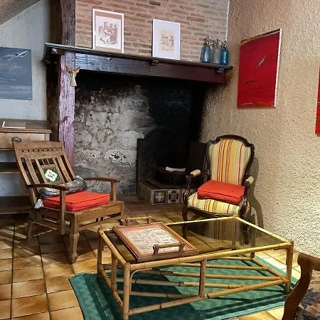 Le Cantou De L Artiste Apartamento Figeac